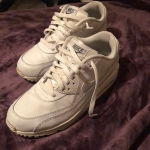 all white Nike Airmax